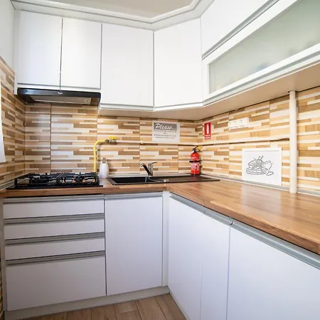Comfort 14 -- Stylish City Apartment Netflix, Wi-Fi & Parking Miskolc Exterior photo