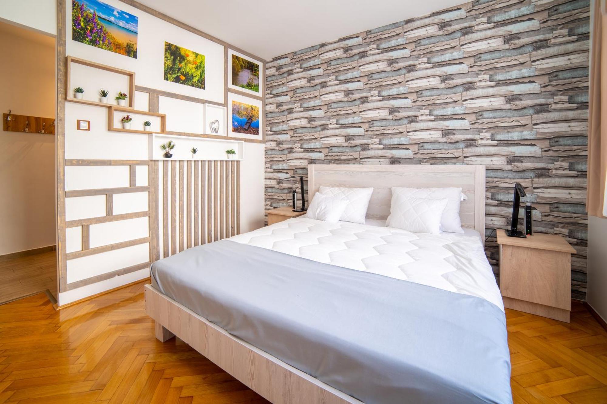Apartment Comfort 14 -- Stylish Netflix, Wi-fi & Parking Miskolc
