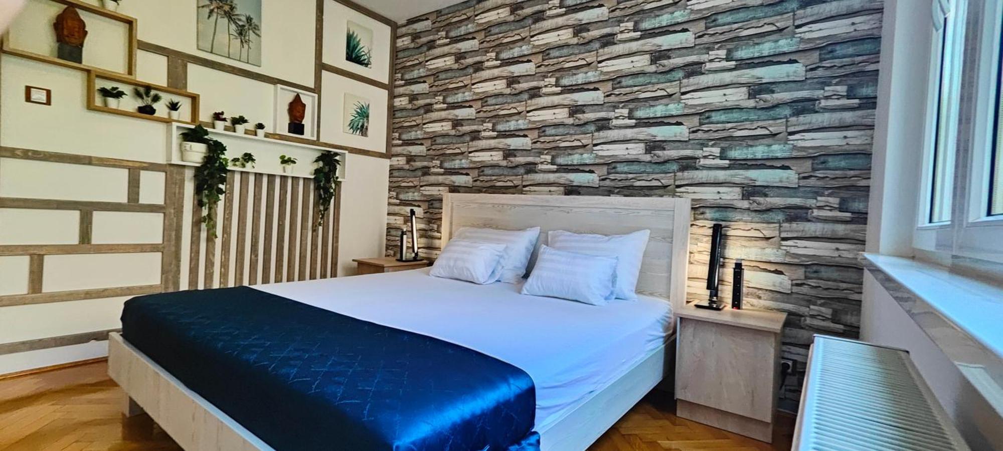 Comfort 14 -- Stylish Netflix, Wi-fi & Parking Apartment *