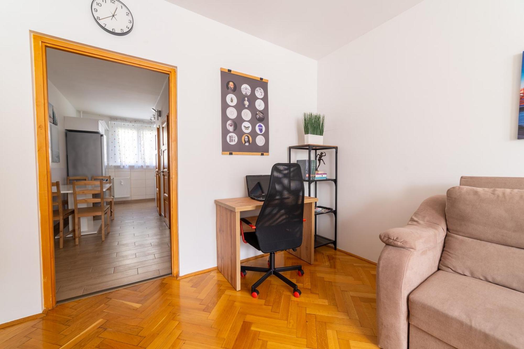 Comfort 14 -- Stylish Netflix, Wi-fi & Parking * Miskolc